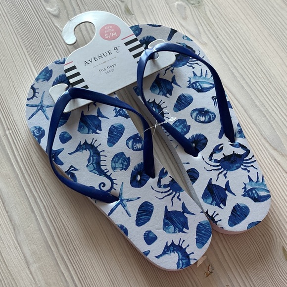 Marine Life Flip Flops - Picture 2 of 4